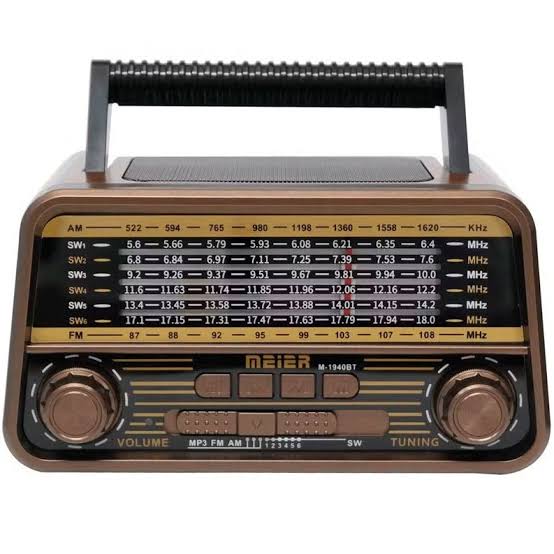 رادیو اسپیکر بلوتوثی مییر مدل M-1940bt دارای ۸ باند mw,sw,am,fm,tv باتری خور و برق مستقیم AC DC